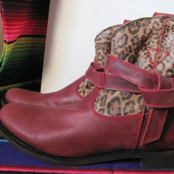 INDEPENDENT BOOT COMPANY  LADIES RED/LEOPARD SLIP - Picture 3 of 6
